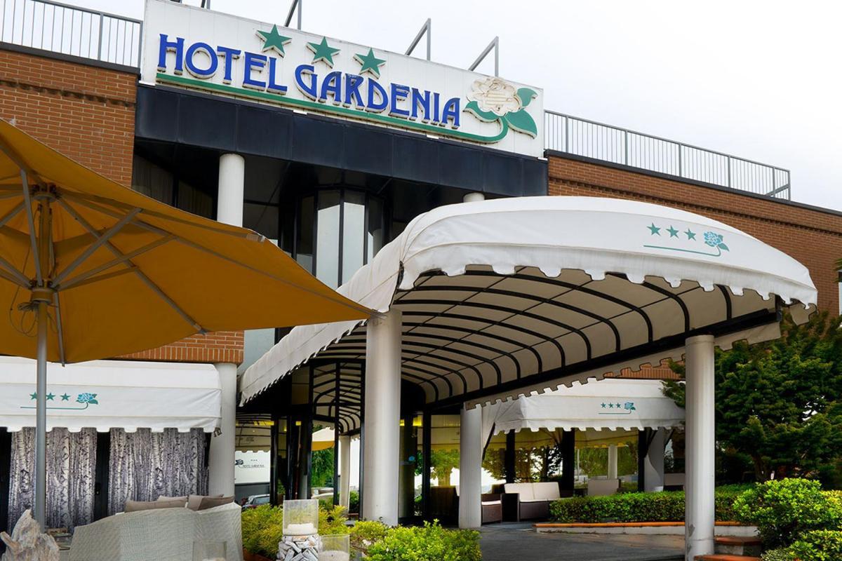 Hotel Gardenia Cermenate Kültér fotó